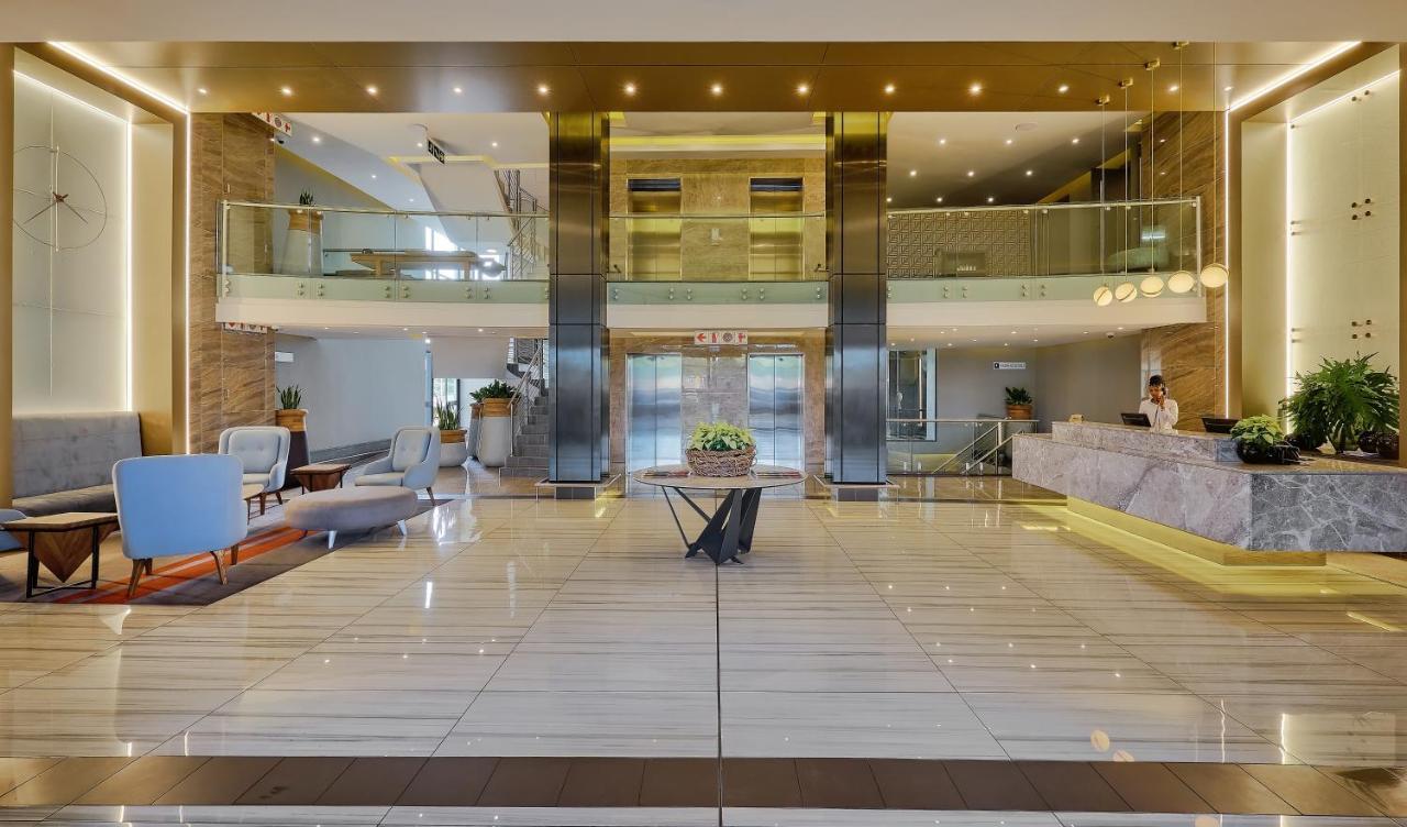 The Regency Apartment Hotel Menlyn Pretoria-Noord Buitenkant foto
