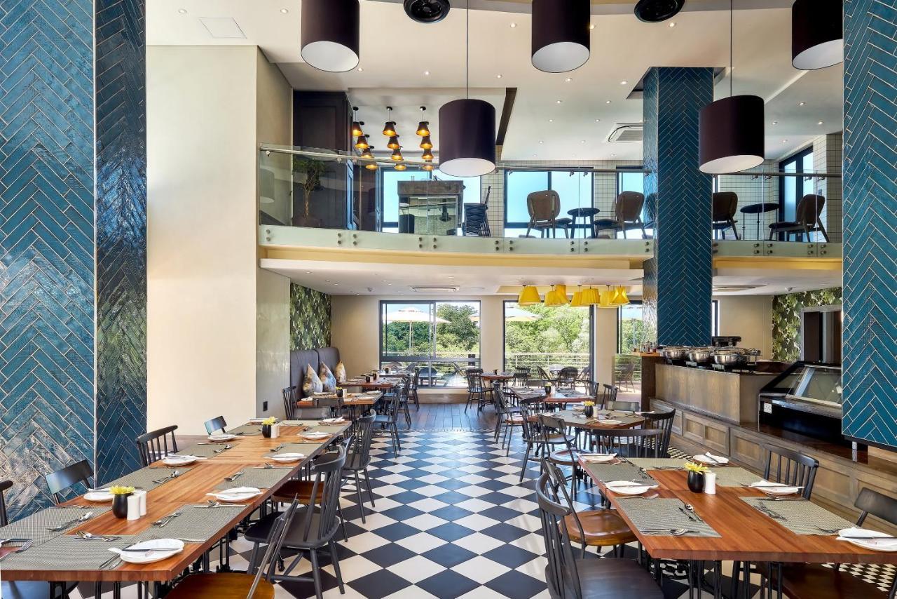 The Regency Apartment Hotel Menlyn Pretoria-Noord Buitenkant foto
