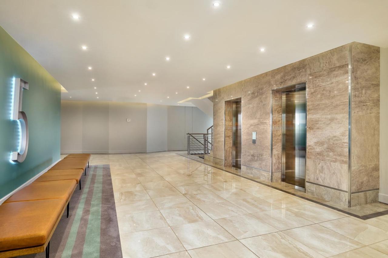 The Regency Apartment Hotel Menlyn Pretoria-Noord Buitenkant foto