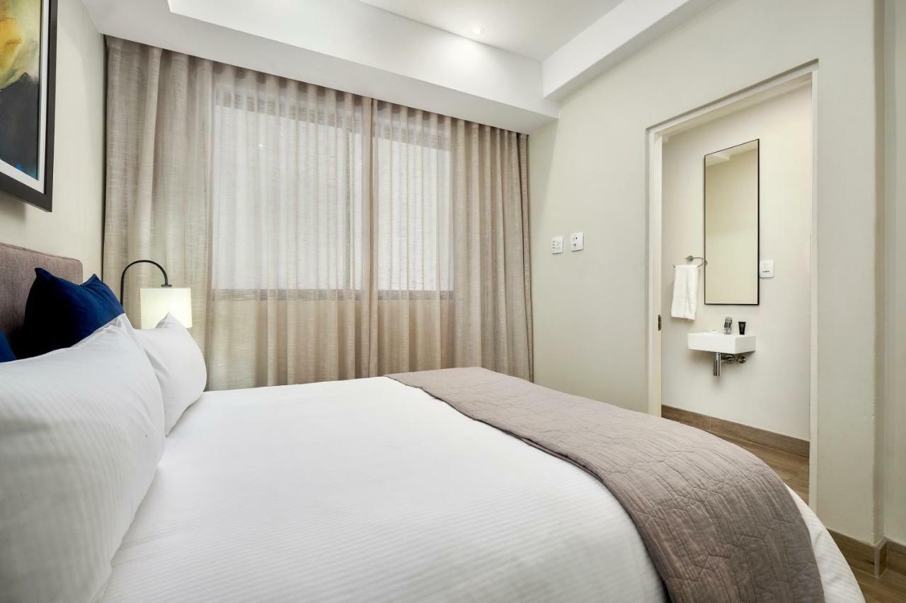 The Regency Apartment Hotel Menlyn Pretoria-Noord Buitenkant foto
