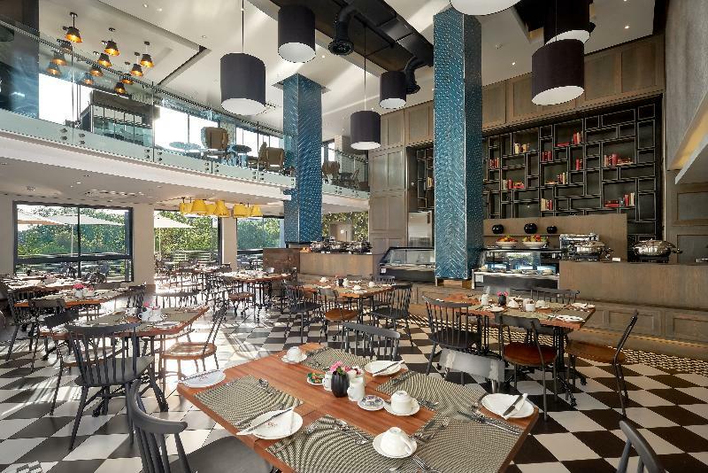 The Regency Apartment Hotel Menlyn Pretoria-Noord Buitenkant foto